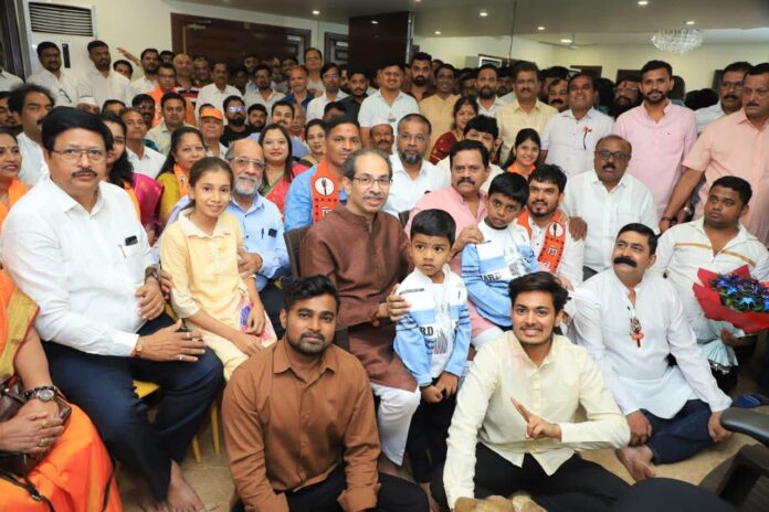 नवी मुंबई महापालिका निवडणुकीतील विजयी शिवसैनिकांचे उद्धव ठाकरे यांच्याकडून अभिनंदन