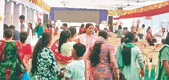 गणपतीपुळे येथे जिल्हास्तरीय ‘सरस’ प्रदर्शनात ६३.५१ लाखांची विक्री; महिला बचत गटांच्या उत्पादनांना मोठा प्रतिसाद