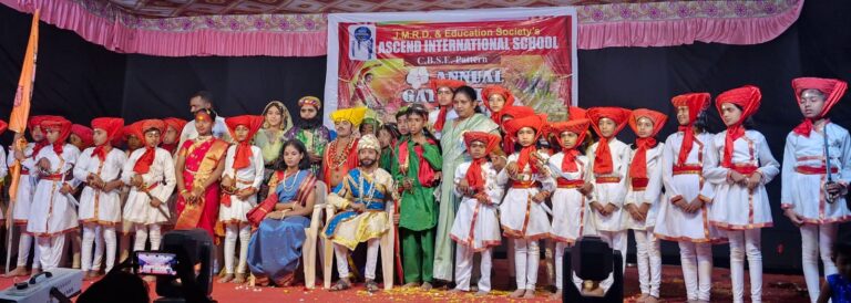चित्रपटाच्या माध्यमातून क्रांतिकारकांच्या जीवनशैलीचे अंतरंग उलगडता येते – प्रकाश पांचाळ