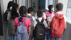 वंचित विद्यार्थ्यांच्या शिक्षणावर गदा येण्याची भीती RTE प्रवेशाबाबत उच्च न्यायालयाचा सवाल; वंचित विद्यार्थ्यांच्या शिक्षणावर गदा येण्याची भीती