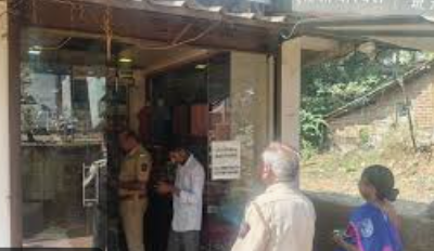kankavli theft news कणकवलीत एका रात्रीत सहा दुकाने फोडली; पोलिस ठाण्यापासून अवघ्या १५० मीटरवर धाडसी चोरी