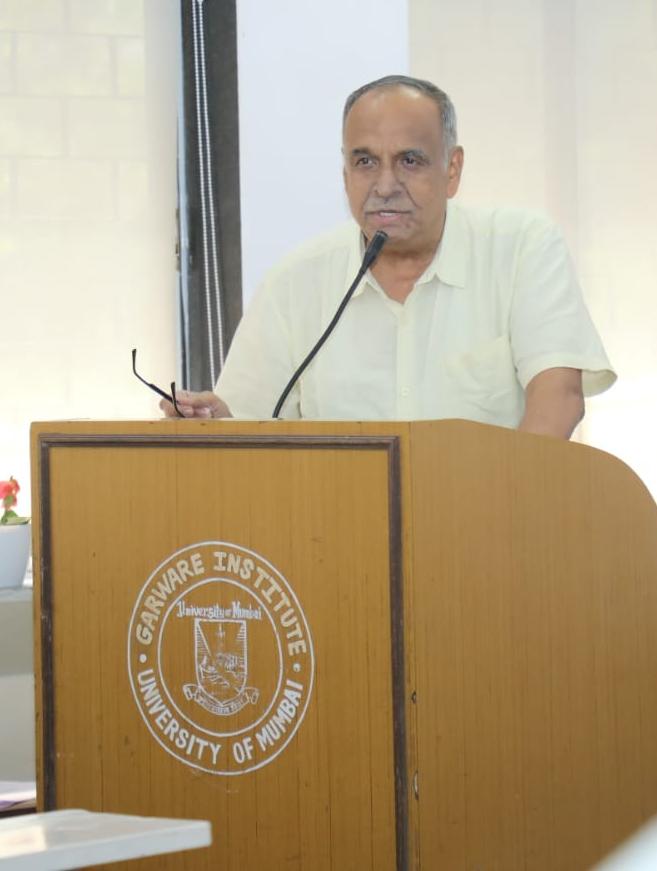 पत्रकारितेतील बदल स्वीकारताना मूल्यांची जपणूक गरजेची – डॉ. सुकृत खांडेकर