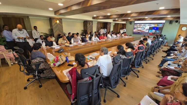 राष्ट्रीय महिला आयोग अध्यक्षा विजया रहाटकर यांच्याकडून कोकण विभागाचा आढावा बैठक