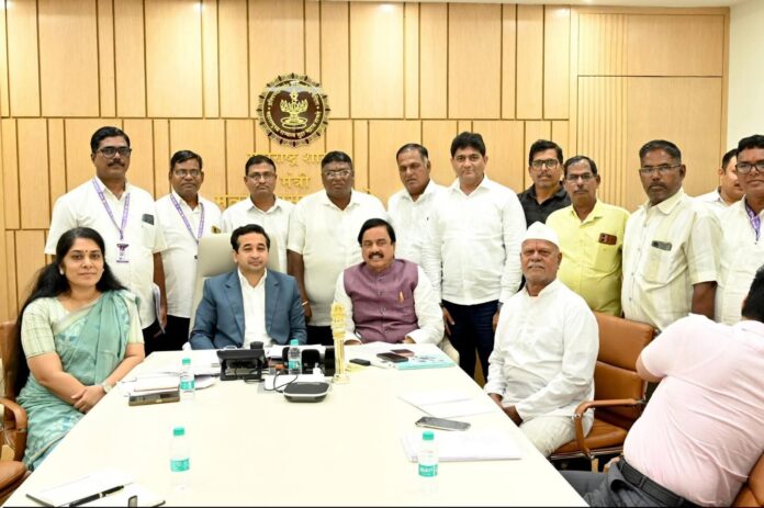 श्रीवर्धनातील मत्स्यव्यवसायिकांच्या प्रश्नांवर मंत्रालयात बैठक; तातडीने तोडगा काढण्याचे निर्देश – नितेश राणे