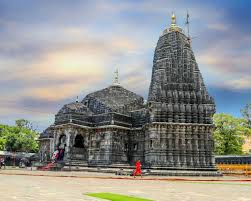 त्र्यंबकेश्वर मंदिरात व्हीआयपी दर्शनासाठी आता २,५०० रुपये; भाविकांमध्ये चर्चा