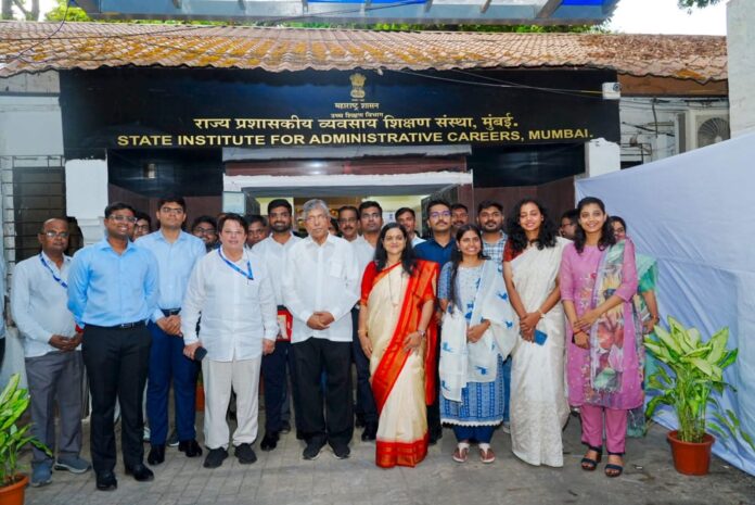 UPSC यशस्वी उमेदवारांचा मुंबईत सत्कार; पुण्यातही प्रशिक्षण संस्था सुरू करण्याचा प्रस्ताव