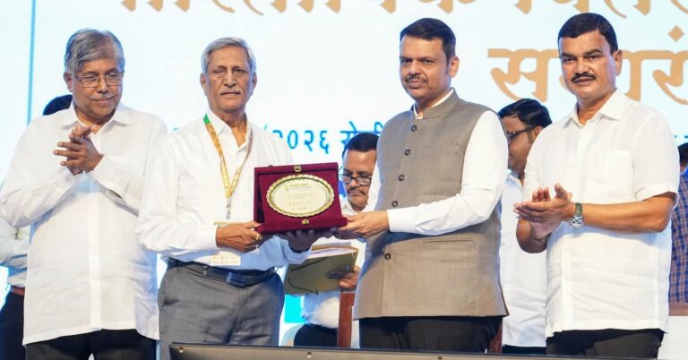 ‘पुणे ॲग्री हॅकेथॉन’ पारितोषिक समारंभात मान्यवरांचा मुख्यमंत्री फडणवीस यांच्या हस्ते सन्मान