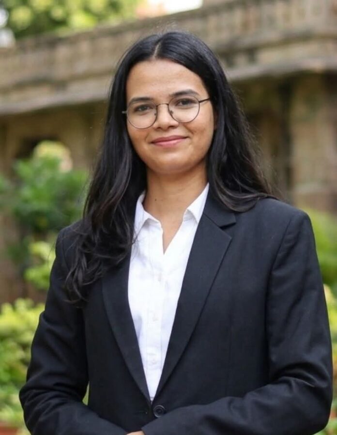 कातकरी समाजातील पहिली महिला वकील; सपना वाघमारेची यशोगाथा ठरतेय प्रेरणादायी