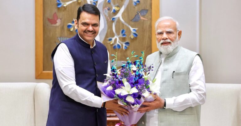 ख्यमंत्री देवेंद्र फडणवीसांची पंतप्रधान नरेंद्र मोदी यांच्याशी सदिच्छा भेट