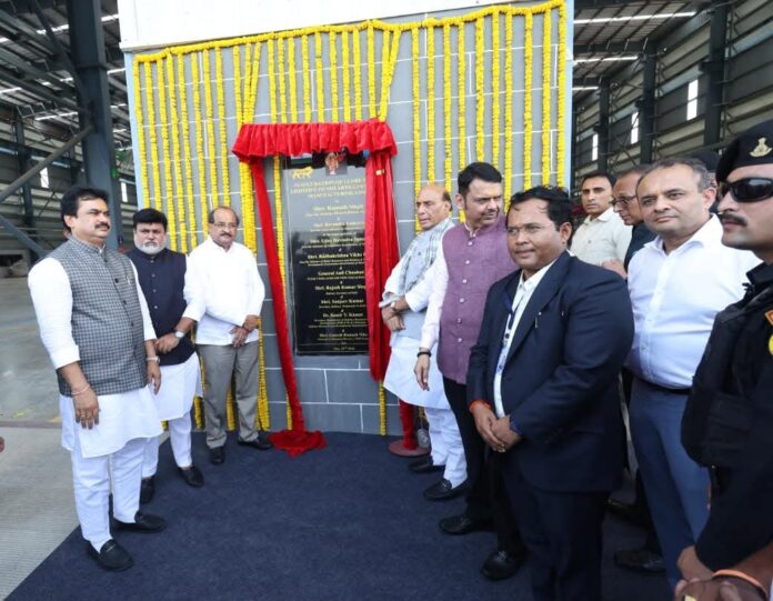 देशातील सर्वात मोठ्या आर्टिलरी बॉम्ब शेल निर्मिती प्रकल्पाचे शिर्डीत उद्घाटन देशातील सर्वात मोठ्या आर्टिलरी बॉम्ब शेल निर्मिती प्रकल्पाचे शिर्डीत उद्घाटन