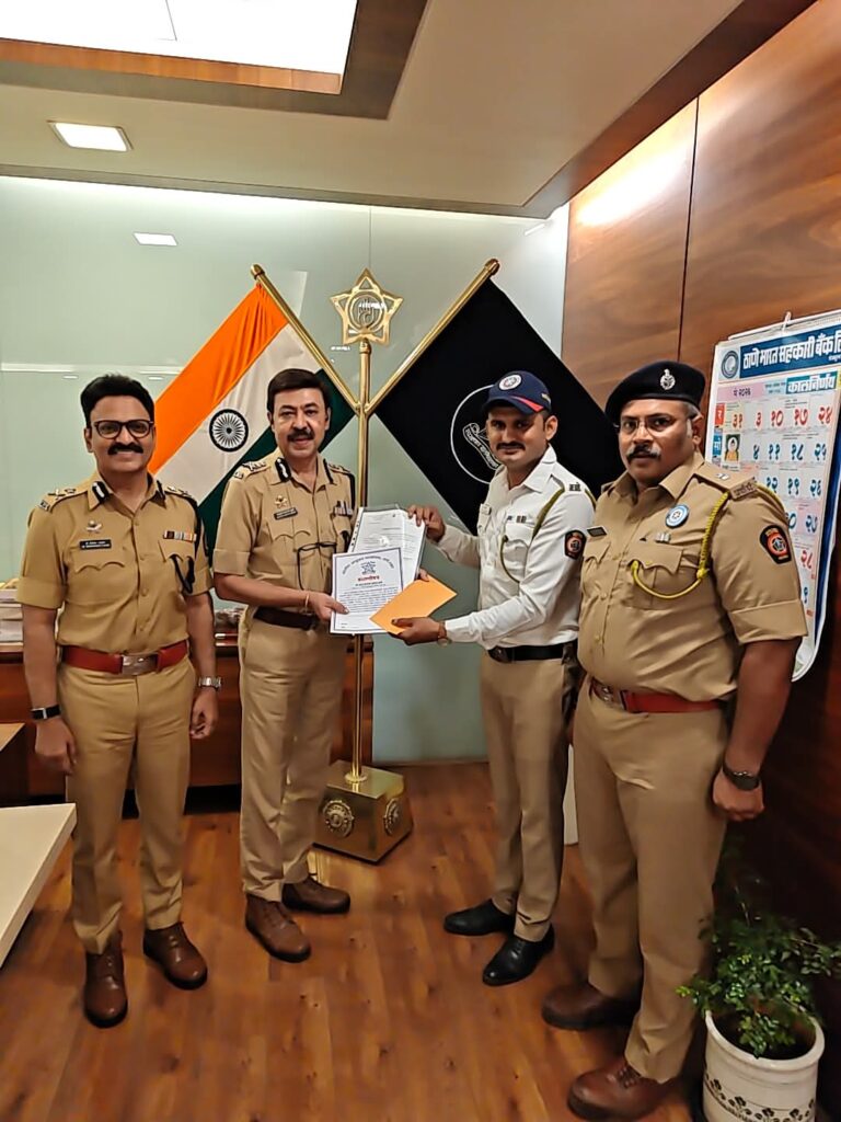 चोरीच्या कारचा ८ किमी सिनेस्टाईल पाठलाग; पोलीस कॉन्स्टेबल आश्रु हाके यांचा गौरव