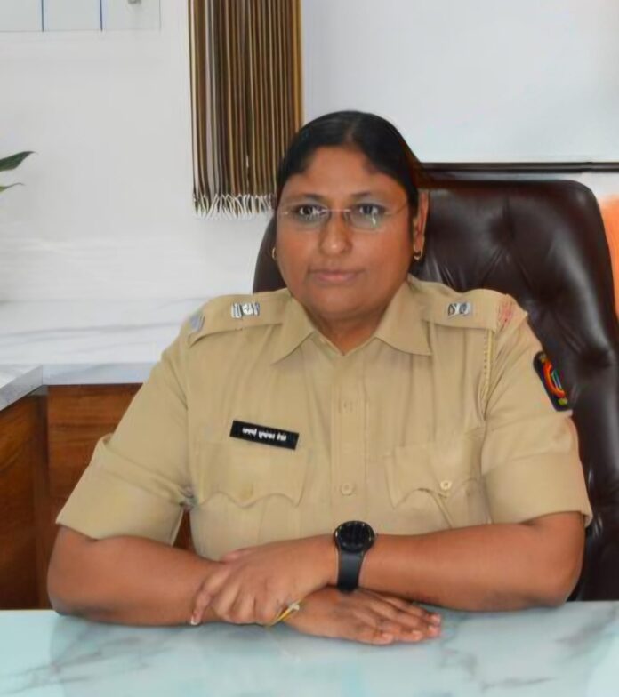 महावितरणच्या कार्यकारी संचालक अपर्णा गिते यांना पोलीस महासंचालक पदक महावितरणच्या कार्यकारी संचालक अपर्णा गिते यांना पोलीस महासंचालक पदक