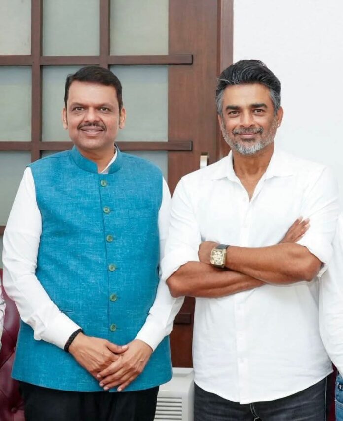 मुख्यमंत्री देवेंद्र फडणवीस यांची अभिनेते आर. माधवन यांच्याशी सदिच्छा भेट मुख्यमंत्री देवेंद्र फडणवीस यांची अभिनेते आर. माधवन यांच्याशी सदिच्छा भेट