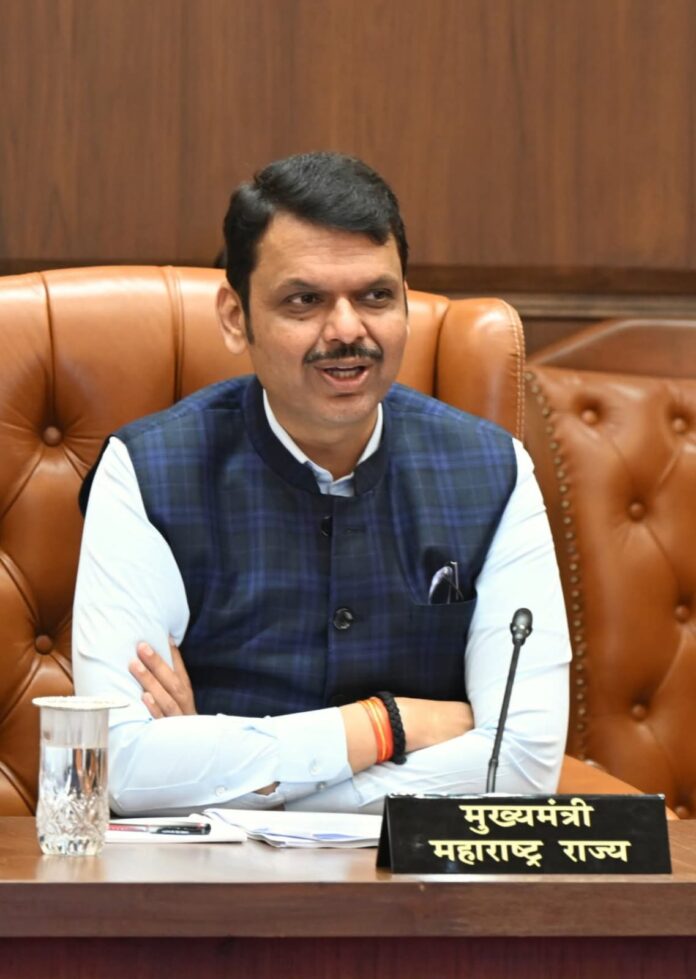 मुख्यमंत्री फडणवीस : रत्नागिरीसह चार मानसिक आरोग्य रुग्णालयांचे अध्यापन संस्थांमध्ये रूपांतर