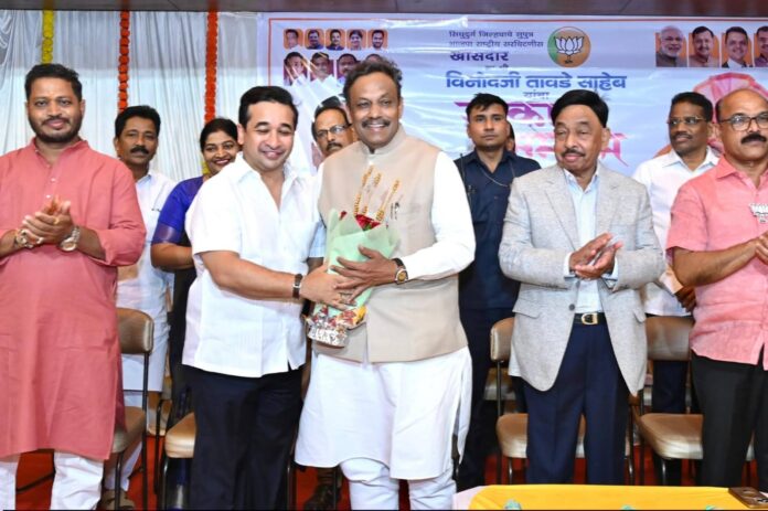 राज्यसभेवर निवड झाल्याबद्दल विनोद तावडे यांचा कणकवलीत सत्कार राज्यसभेवर निवड झाल्याबद्दल विनोद तावडे यांचा कणकवलीत सत्कार