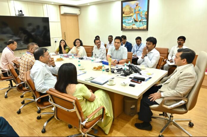 वरळी जेट्टी विकासाला गती; सागरी वाहतूक, पर्यटन आणि आपत्कालीन सेवांना मिळणार चालना