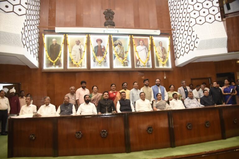 विधानपरिषदेच्या १० नवनिर्वाचित सदस्यांचा शपथविधी संपन्न