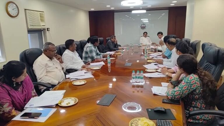 इथेनॉल उद्योगाच्या प्रलंबित मागण्यांवर मुंबईत महत्त्वपूर्ण बैठक; साखर आधारित इथेनॉलला प्रोत्साहन देण्याची मागणी