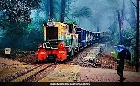  पावसाळ्यात माथेरान टॉय ट्रेन सेवेत बदल; नेरळ–अमन लॉज सेवा १५ ऑक्टोबरपर्यंत बंद