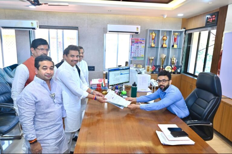 कोकण विधानपरिषद निवडणुकीसाठी अनिकेत तटकरे यांचा उमेदवारी अर्ज दाखल