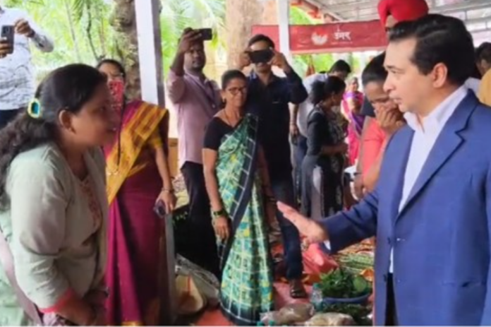 ग्रामीण अर्थकारणाला चालना देणाऱ्या गावठी आठवडा बाजाराचे नितेश राणे यांच्या हस्ते उद्घाटन