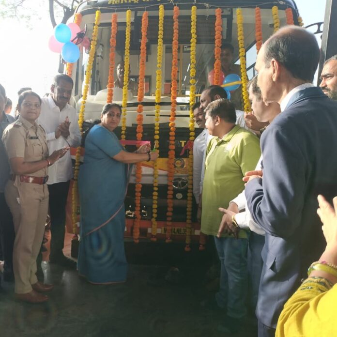 बारामती आगारात १० अत्याधुनिक ‘राजमाता जिजाऊ’ स्मार्ट बससेवेचे लोकार्पण