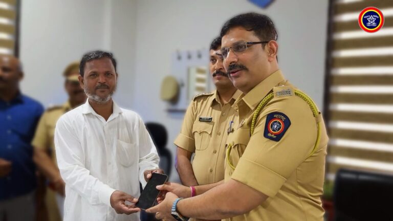 CEIR पोर्टलच्या मदतीने अंबरनाथ पोलिसांची उल्लेखनीय कामगिरी; ₹१०.७५ लाखांचे ४३ हरवलेले मोबाईल परत