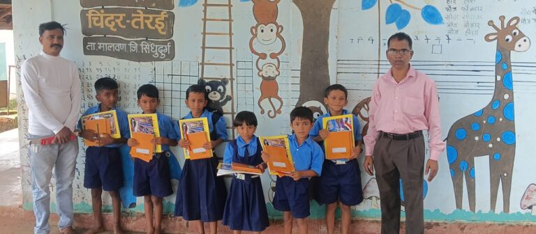 चिंदर गावातील जि. प. शाळेतील विद्यार्थ्यांना शैक्षणिक साहित्याचे वितरण