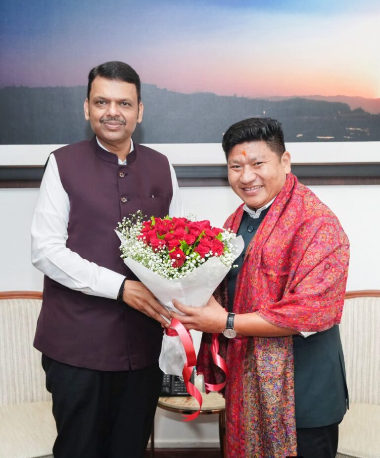मुख्यमंत्री देवेंद्र फडणवीस यांची नेपाळी शिष्टमंडळासोबत द्विपक्षीय सहकार्यावर चर्चा