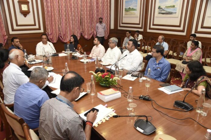 'राज्य महोत्सव' म्हणून गणेशोत्सव भव्य स्वरूपात साजरा करा