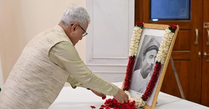 लोकमान्य टिळकांच्या १७० व्या जयंतीनिमित्त राज्यपाल जिष्णु देव वर्मा यांचे अभिवादन