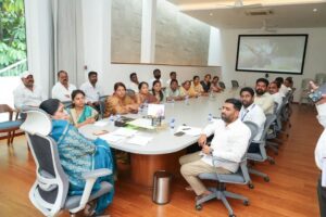 माळेगाव नगरपंचायत क्षेत्रातील विकासकामांना गती देण्याच्या सूचना; प्रलंबित कामांचा आढावा -सुनेत्रा  अजित पवार 