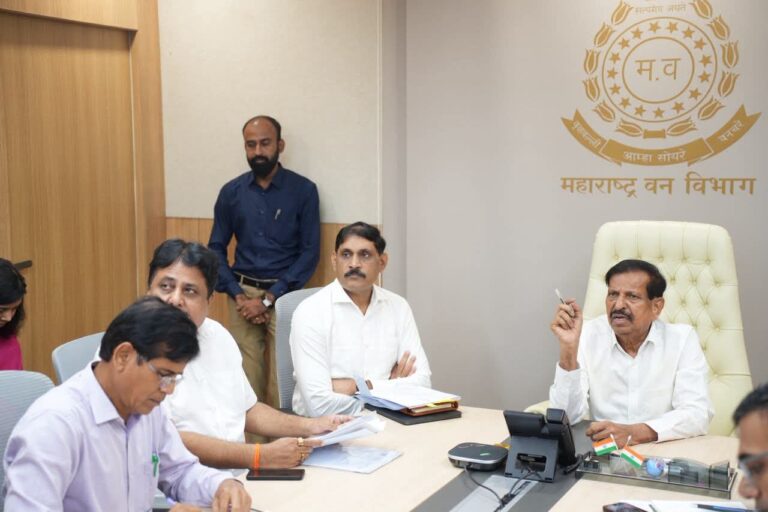 करावे गावातील शेतकऱ्यांच्या जमीन प्रश्नांवर वनमंत्री गणेश नाईक यांची बैठक; मोबदला व संरक्षण उपायांबाबत चर्चा