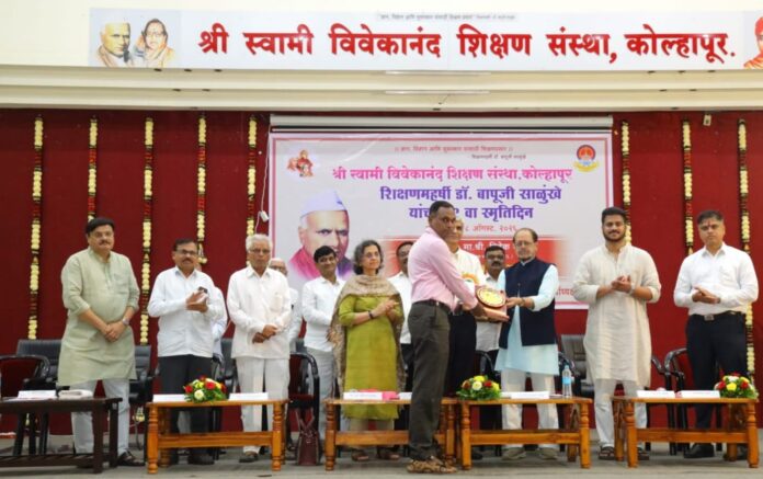 गावतळे हायस्कूलला ‘माझी शाळा सर्वोत्कृष्ट शाळा’ पुरस्कार