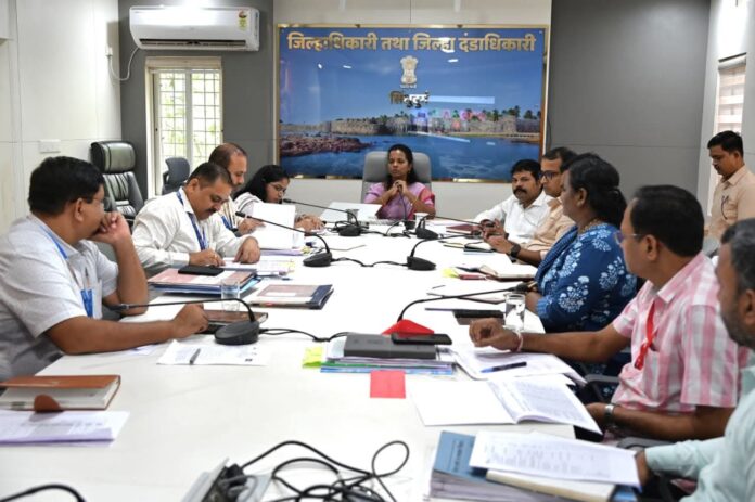 घनकचरा व्यवस्थापन नियमांच्या प्रभावी अंमलबजावणीसाठी सर्व यंत्रणांनी समन्वयाने काम करावे : जिल्हाधिकारी तृप्ती धोडमिसे