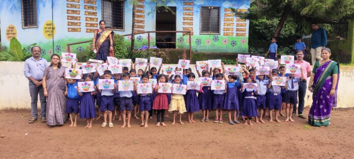 फणसू केंद्रातील २५० विद्यार्थी रमले रंगांच्या दुनियेत!