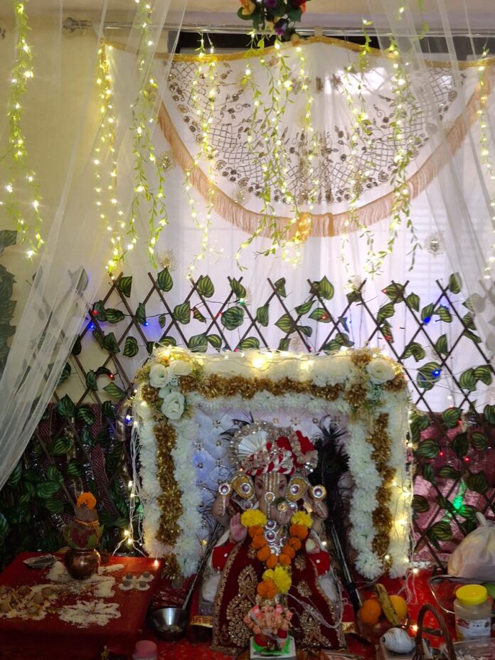 उलवे येथील श्री. सुनिल शर्मा यांच्या घरचे गणराय
