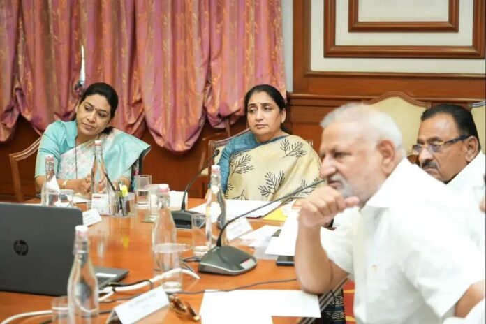 गोदावरी उपसा सिंचन संस्थेच्या थकीत कर्जमाफीबाबत आढावा बैठक