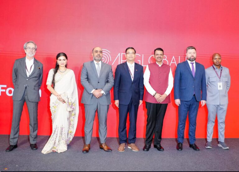 जागतिक विखंडनाच्या काळात सर्वांना एकत्र आणणाऱ्या व्यासपीठाची गरज : मुख्यमंत्री फडणवीस