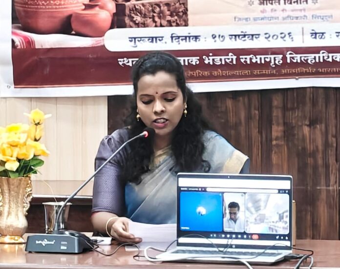 पारंपरिक कारागिरांच्या कौशल्याला योजनांची जोड देऊन व्यवसायवृद्धीला चालना द्यावी -पालकमंत्री नितेश राणे
