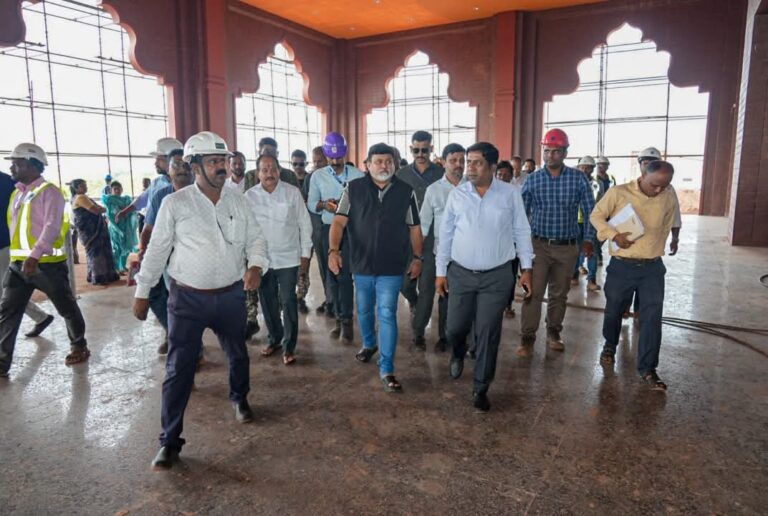 रत्नागिरी विमानतळावरील ILS सिस्टीमसाठी बाधित परिसराची पाहणी