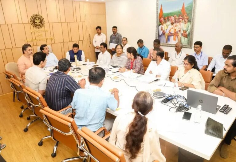 सिंधुदुर्गच्या आरोग्य व्यवस्थेबाबत मंत्रालयात आढावा बैठक