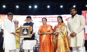 विविध क्षेत्रांतील मान्यवरांना जीवनगौरव पुरस्कार प्रदान