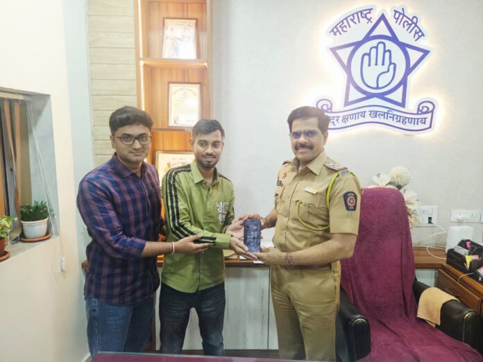 भिवंडीत १ लाख ९० हजारांचा आयफोन २४ तासांत शोधला; नारपोली पोलिसांची तत्पर कामगिरी