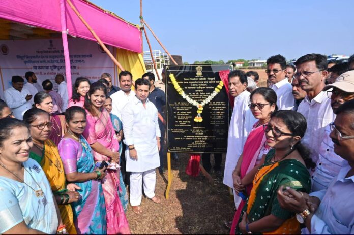 देवगड किल्ल्याच्या ऐतिहासिक खंदकात साकारणार नयनरम्य उद्यान; पालकमंत्री नितेश राणे यांच्या हस्ते भूमिपूजन