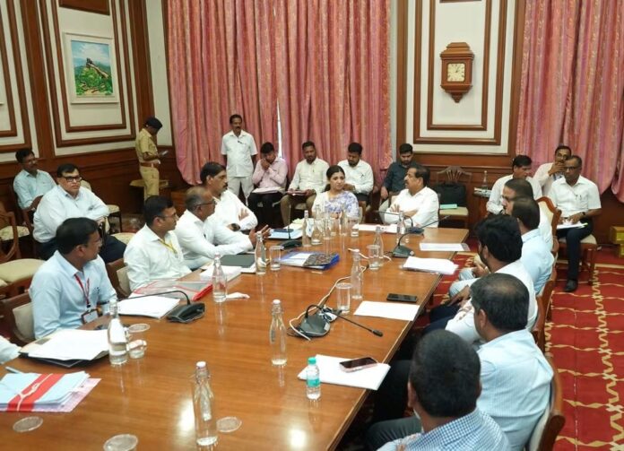 नवी मुंबई विमानतळ प्रकल्पग्रस्तांच्या पुनर्वसनाबाबत महत्त्वपूर्ण चर्चा