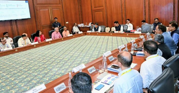 महा कॅम्पाच्या निधीतून संरक्षित क्षेत्रांतील गावांच्या पुनर्वसनाला गती द्या - मुख्यमंत्री देवेंद्र फडणवीस 