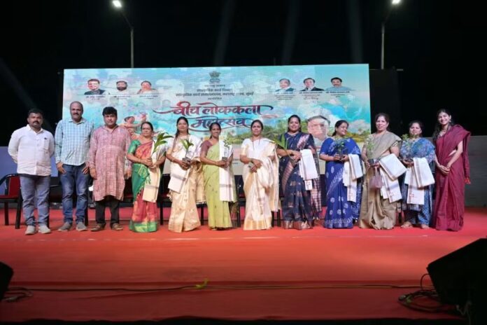 मालवणमध्ये बीच लोककला महोत्सवाचा जल्लोषात प्रारंभ