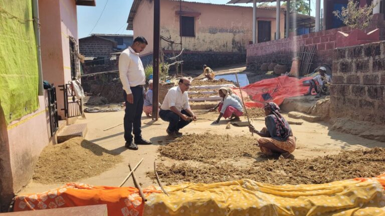 म्हसळा तालुक्यात १०९ शेतकऱ्यांना नैसर्गिक शेती व पीक व्यवस्थापनाचे मार्गदर्शन; कृषी विज्ञान केंद्र रोहाचा उपक्रम
